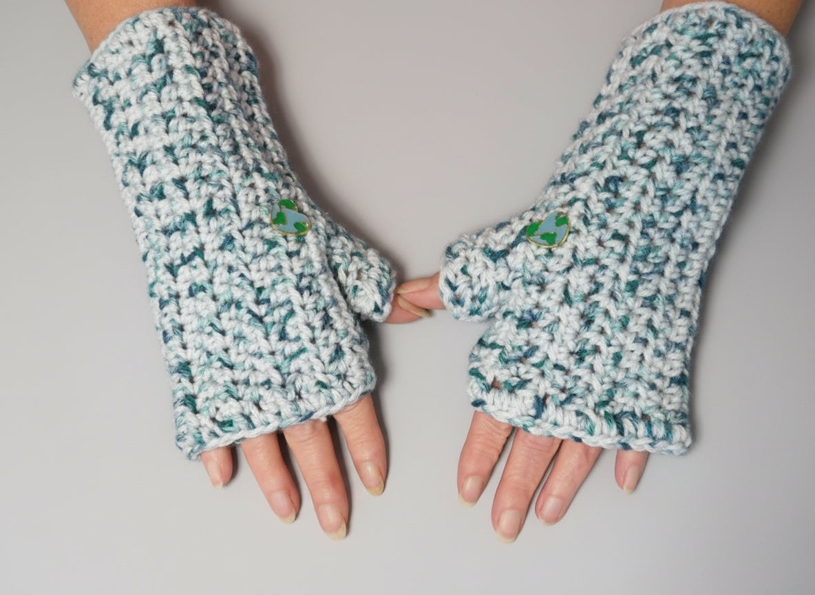 Handcrafted Be Still Mittens w/ Buttons
